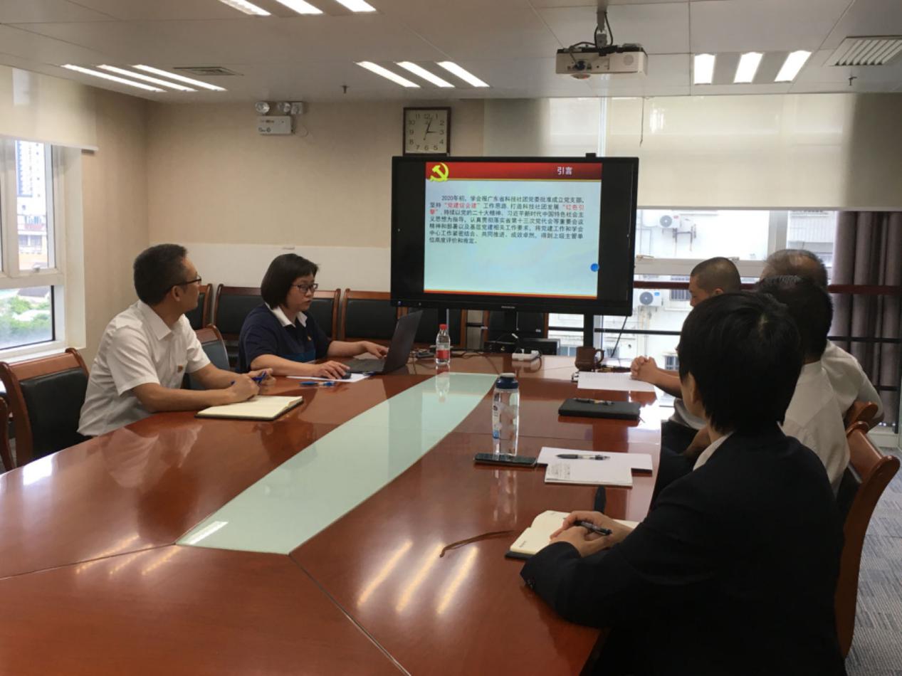 党课活动现场3.jpg 党课活动现场3.jpg